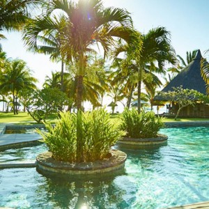 pool - lux le morne mauritius - luxury mauritius honeymoons
