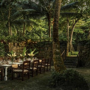 Four Seasons Resort Seychelles - Luxury Seychelles Honeymoon packages - outdoor dining