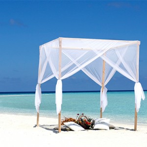 Nika Island Resort and Spa - Luxury Maldives Honeymoon Packages - Wedding on sandbank