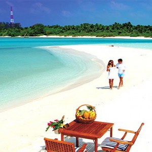 Nika Island Resort and Spa - Luxury Maldives Honeymoon Packages - dining on beach