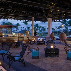 Shangri-La’s Hambantota Resort and Spa - Luxury Sri Lanka Honeymoon Packages - bar