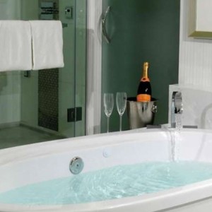 One Bedroom Aria Suite 5 Aria Resort And Casino Luxury Las Vegas Honeymoon Packages