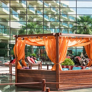 Rixos The Palm Dubai - Luxury Dubai Honeymoon Packages - exterior seating