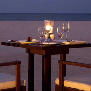 Uga Bay - Luxury Sri Lanka Honeymoon Packages - beach dining1