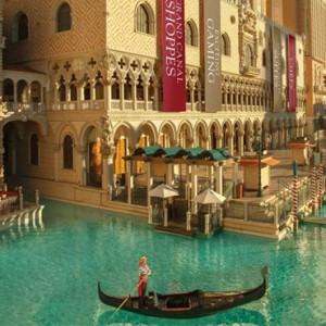 gondola rides - The Venetian Las Vegas - Luxury Las Vegas Honeymoon Packages