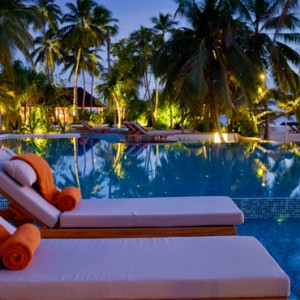 Maldives honeymoon Packages Dhigali Maldives Beach
