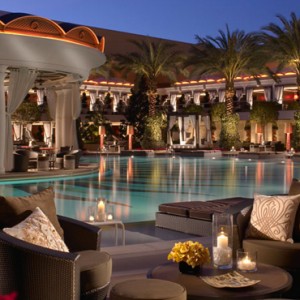 pool - the wynn las vegas - luxury las vegas honeymoon packages