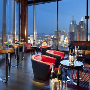 Bar - Mandarin Oriental Las Vegas - Luxury Las Vegas Honeymoon Packages