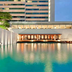 COMO Metropolitan Bangkok - Luxury Bangkok Honeymoon Packages - Pool and Nahm at night