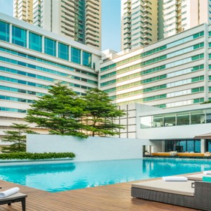 COMO Metropolitan Bangkok - Luxury Bangkok Honeymoon Packages - pool at daytime3
