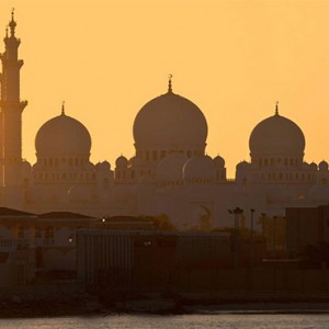 Four seasons Hotel Abu Dhabi at Al Maryah Island - Luxury Abu Dhabi honeymoon packages - Sheikh Zayed Grand Mosque
