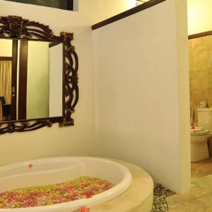 Jacuzzi villa 2 - Puri Mas Resorts and Spa - Luxury Lombok Honeymoon Packages