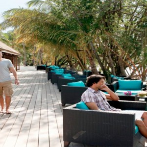 Vilamendhoo Island resort and spa - Luxury Maldives Honeymoon Packages - Bonthi bar