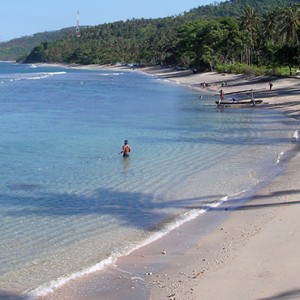beach 3 - Puri Mas Resorts and Spa - Luxury Lombok Honeymoon Packages