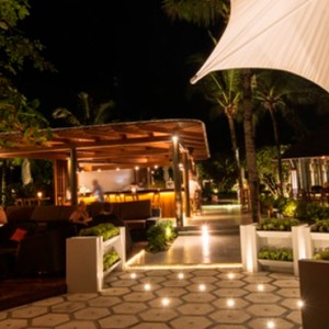 sundownder bar 3 - Layana Resort Koh Lanta - luxury thailand honeymoon packages