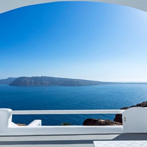 Charisma Suites Santorini - Luxury Greece Honeymoon packages - Senior suites view