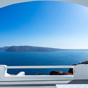 Charisma Suites Santorini - Luxury Greece Honeymoon packages - stunning view1