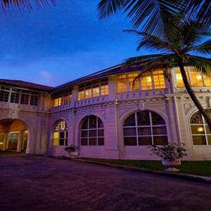 Taj Samudra Colomba - Luxury Sri Lanka Honeymoon Packages - hotel exterior