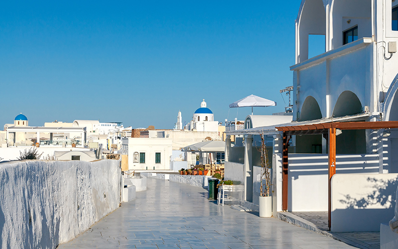 santorini shops - 10 reasons to minimoon in Santorini - Luxury Santorini Honeymoon Packages