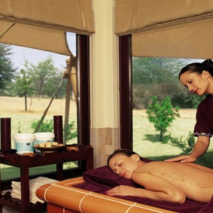 Al Maha Resort and Spa - Luxury Dubai Honeymoon Packages - Spa massage