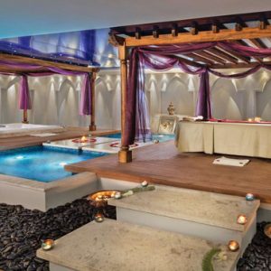 Dubai Honeymoon Packages Jumeirah Zabeel Saray Spa Pool3