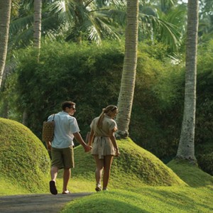 Four Seasons Bali at Sayan - Luxury Bali Honeymoon Packages - Valley walk