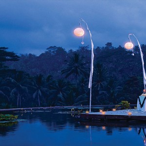 Four Seasons Bali at Sayan - Luxury Bali Honeymoon Packages - outdoor private dining