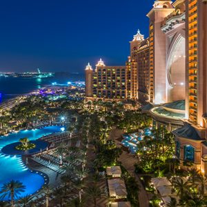 Hotel Exterior At Night Atlantis The Palm Dubai Dubai Honeymoons