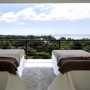 Le Domaine de L'Orangeraie - Luxury seychelles honeymoon packages - Couple spa treatment room