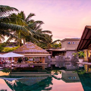 Le Domaine de L'Orangeraie - Luxury seychelles honeymoon packages - Infinity pool bar