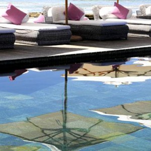 Le Domaine de L'Orangeraie - Luxury seychelles honeymoon packages - Outdoor main pool loungers
