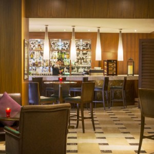 Plantation the bar - sofitel dubai jumeirah beach - luxury dubai honeymoon packages