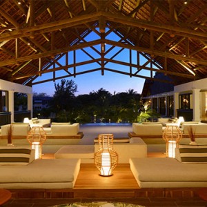 The Ravenala Attitude - Luxury mauritius honeymoon packages - lobby