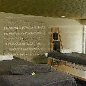 The Ravenala Attitude - Luxury mauritius honeymoon packages - spa treatment room