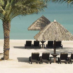 beach 2- Le Meridien Mina seyahi - Luxury dubai Honeymoon Packages