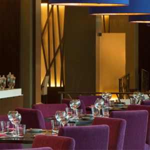 dining 4 - Le Meridien Mina seyahi - Luxury dubai Honeymoon Packages