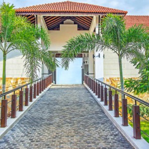 exterior 2 - Sun Aqua Pasikudah - Luxury Sri Lanka Honeymoon Packages