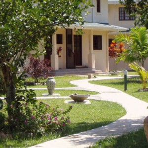 gardens - Le Domaine de LOrangeraie - luxury seychelles honeymoon packages