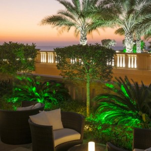 lounge - sofitel dubai jumeirah beach - luxury dubai honeymoon packages