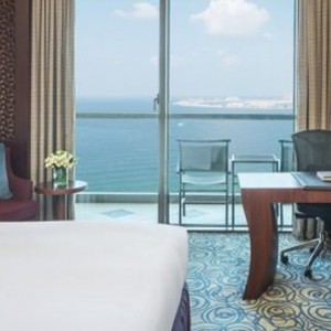 luxury club - sofitel dubai jumeirah beach - luxury dubai honeymoon