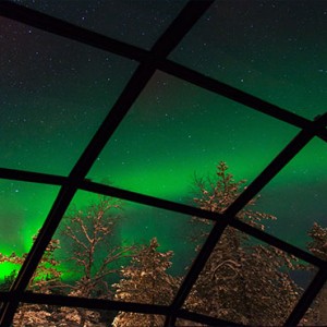 Kakslauttanen Arctic Resort - Luxury Finland Honeymoon Packages - Glass igloos northern lights