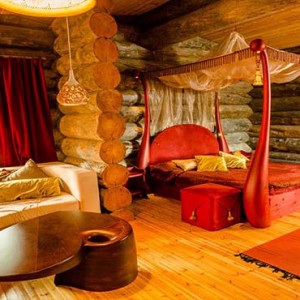 Kakslauttanen Arctic Resort - Luxury Finland Honeymoon Packages - Queen suites interior