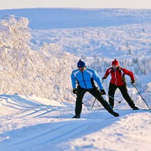 Kakslauttanen Arctic Resort - Luxury Finland Honeymoon Packages - skiing