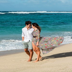 Mauritius Honeymoon Packages Shandrani Beachcomber Resort & Spa Couple On The Beach