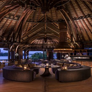 Mauritius Honeymoon Packages Shangri La's Le Touessrok Resort And Spa Safran Restaurant At Night