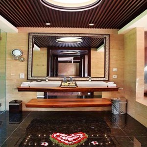 Amarterra Villas Bali Nusa Dua - Luxury Bali Honeymoon Packages - One bedroom villa exterior bathroom