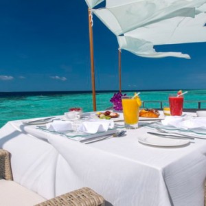 Baros Maldives - Luxury Maldives Honeymoon Packages - Breakfast on piano deck