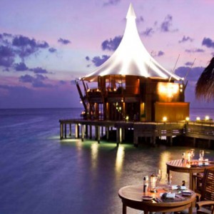 Baros Maldives - Luxury Maldives Honeymoon Packages - Restaurant view5