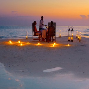 Baros Maldives - Luxury Maldives Honeymoon Packages - Sandbank dining