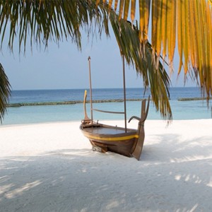 Coco Bodu Hithi - Luxury Maldives Honeymoon Packages - Dhoni boat